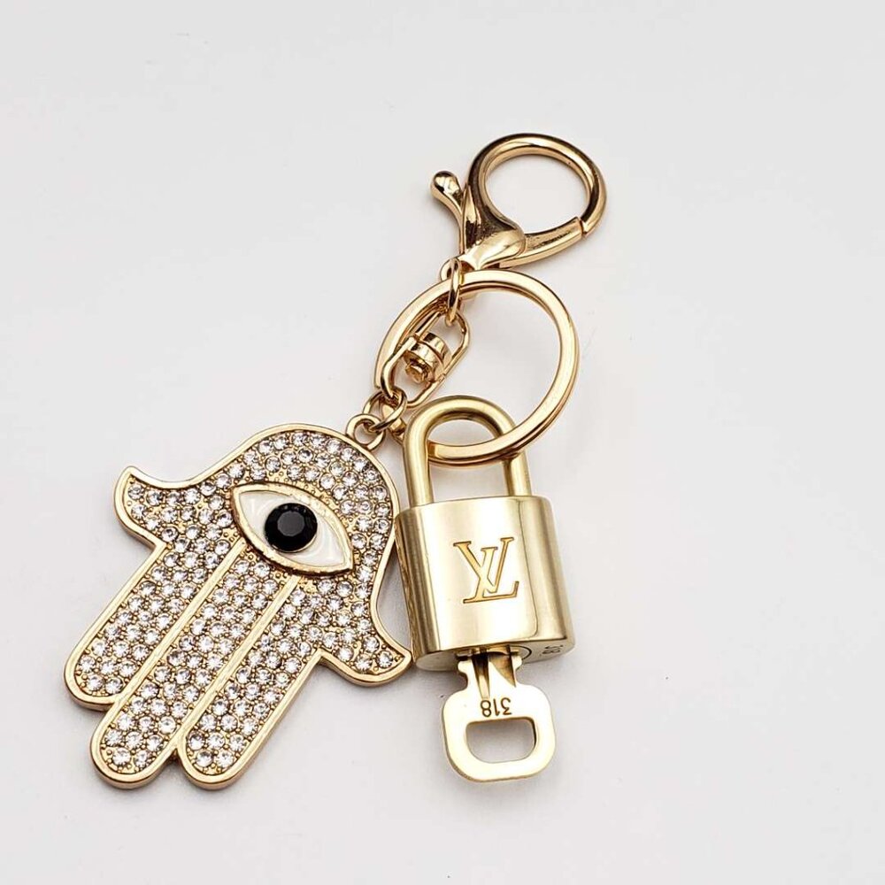 LV Authentic Gold Padlock 🔒 Key Set w/ Unbranded Evil Eye Keychain Charm - Picture 5 of 6